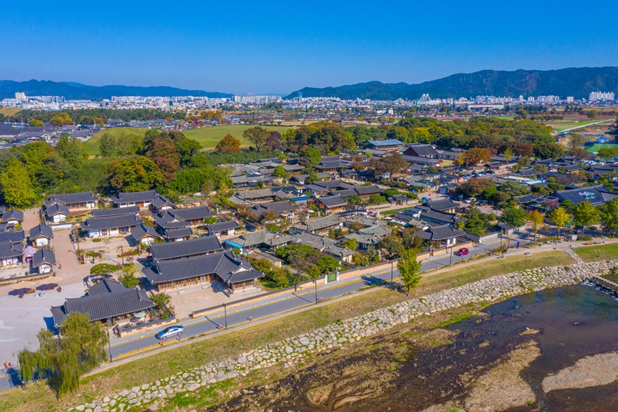 校村韓屋村