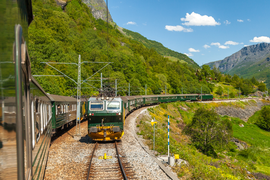 挪威縮影高山觀景火車