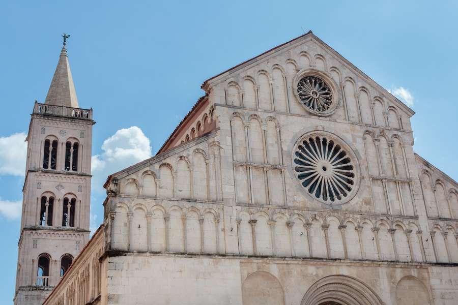 聖安納塔西亞主教座堂