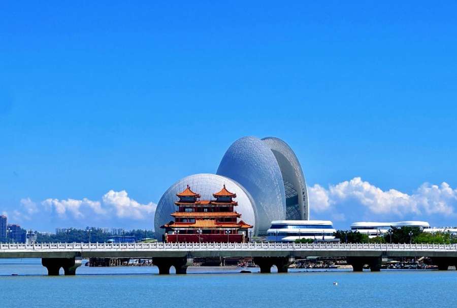 珠海日月貝歌劇院(外觀)
